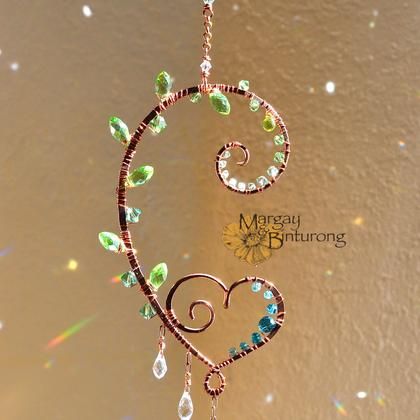 Hand Knotted Jewelry, Window Hanging Decor, Copper Wire Art, How To Make Crystals, Jewelry Ear, Handmade Gemstone Jewelry, Diy Wind Chimes, Leaf Plant, Fern Leaf