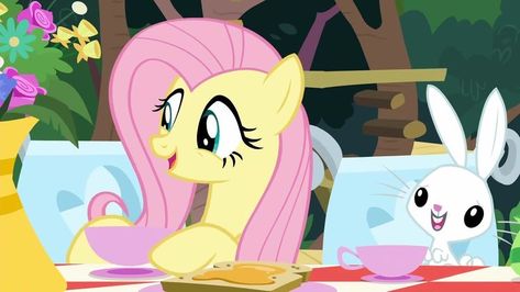 Mlp Fluttershy, Mlp Icons, Mlp Characters, In Gif, My Little Pony Comic, Tea Filter, My Little Pony Characters, Mlp Pony, My Little Pony Pictures