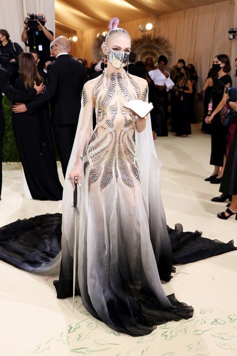 Met Gala 2021: See All of the Red Carpet Looks | Vanity Fair Iris Van Herpen Couture, Bene Gesserit, Met Gala Red Carpet, Iris Van Herpen, Vogue India, Iconic Dresses, Red Carpet Looks, China Fashion, Paris Fashion