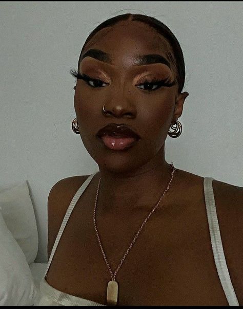 Black Femininity Aesthetic, 90s Makeup Look, Femininity Aesthetic, Feminine Makeup, Girly Makeup, Glow Face, Makeup For Black Skin, Brown Skin Makeup, Dark Skin Beauty