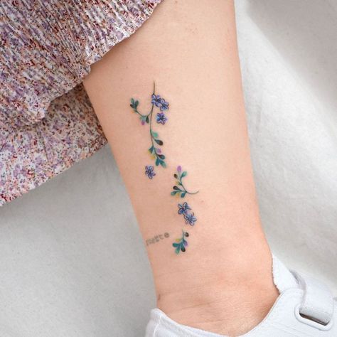 Blue Ink Tattoos, Colorful Flower Tattoo, Colour Tattoo For Women, Korean Tattoo Artist, Heart Temporary Tattoos, Horoscope Tattoos, Lavender Tattoo, Beautiful Flower Tattoos, Flowers Tattoo