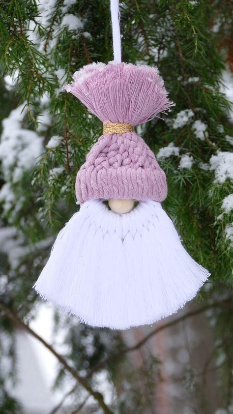 Gnome Tutorial, Christmas Crafts, Christmas tree decorations, Christmas ornament, recycled craft ideas, cardboard crafts, diy Christmas decor, room decorating, Christmas decorations 2021, how to make a macrame gnome, duende en macramé, gnomo macrame, santa claus diy, diy dwarf, Weihnachtsmann, Natale, Noël, Macrame Gnomes Diy How To Make, Macrame Christmas Knomes, Macrame Gnomes Tutorials, Diy Macrame Gnome, Macrame Gnome Ornament Diy, Gnome Macrame Ornaments, Macrame Gnome Tutorial, Macrame Gnomes Diy, Yarn Gnomes Diy