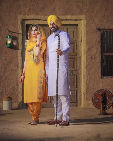 Marriage Suits, Punjabi Wedding Suit, Sikh Wedding Photography, Punjabi Wedding Couple, Pre Wedding Photoshoot Props, Mumbai Wedding, Indian Wedding Photography Couples, Wedding Photoshoot Props, Groom Photography