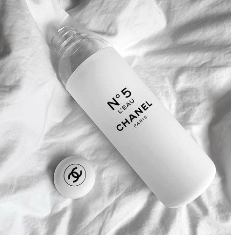 THE LUXURY SHOPPER™ on Instagram: “Chanel Water Bottle 💦 Available to shop ✔️ @notgoingtorehab 📸” Chanel Water Bottle, Water Bottle Aesthetic, Bottle Aesthetic, Chanel Aesthetic, Chanel Clutch, Chanel Beauty, Chanel Accessories, Glass Water Bottle, Chanel Paris