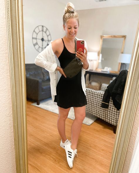 Athletic Dress With Button Down, Athletic Dress Outfit With Jacket, Tennis Dress Outfit With Jacket, Athletic Dress Styled, Casual Tennis Dress Outfit, Style Athletic Dress, Styling A Tennis Dress, Activewear Dress Outfit, Athleisure Dress Outfit