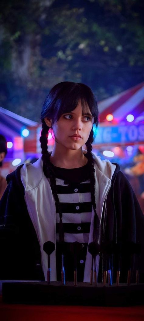 Wednesday Addams Wallpaper, Jenna Ortega Wallpaper, Wednesday Enid, Another Misaki, Wednesday Vibes, Dc Comics Cosplay, Wednesday Adams, Future Girlfriend, The Addams Family