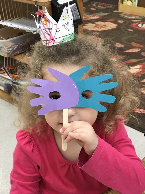 #purim #preschool #queenesther Purim Crafts Preschool, Purim Preschool, Purim Crafts, Kindergarten Art Crafts, Purim Party, Jewish Crafts, Preschool Projects, Toddler Arts And Crafts, Kindergarten Art