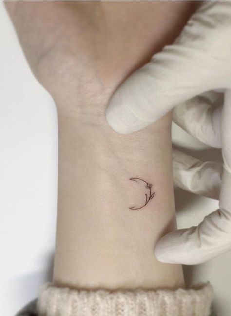 Small Written Tattoos, Written Tattoos, Tato Joker, Tato Nama, Tato Minimal, Minimalist Tattoo Ideas, Tattoo Diy, Tattoo Placements, Crescent Moon Tattoo