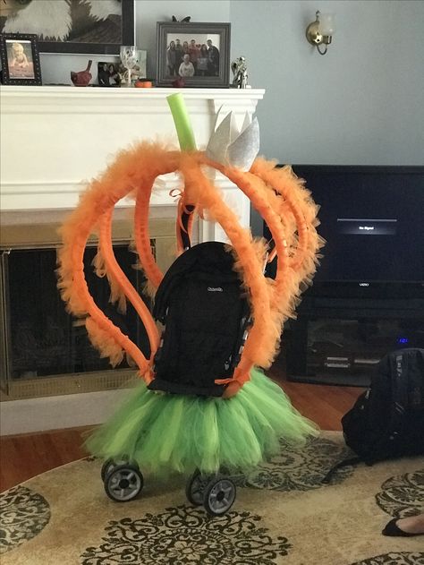 Decorate Stroller For Halloween, Halloween Stroller Costumes, Pumpkin Carriage Diy, Pumpkin Wreath Carriage, Pumpkin Wreath Form Carriage, Pumpkin Carriage, Baby Learning Activities, Halloween Diy Crafts, Baby Learning