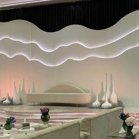 Classy Backdrop, Stage Backdrop Design, Stage Ideas, Stage Decor, Romantic Themes, Luxury Wedding Decor, Arab Wedding, Wedding Backdrop Decorations, Classy Wedding Dress