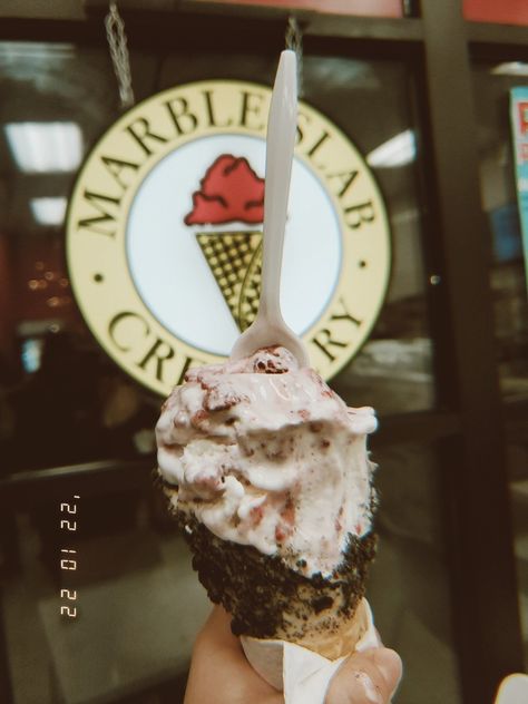 Marbe slab ice cream shop Banana Split Dessert Ice Cream Sundae, Disposable Camera, Marble Slab, Ice Cream Shop, Birthday Candles, Marble, Ice Cream, Cream, Candles