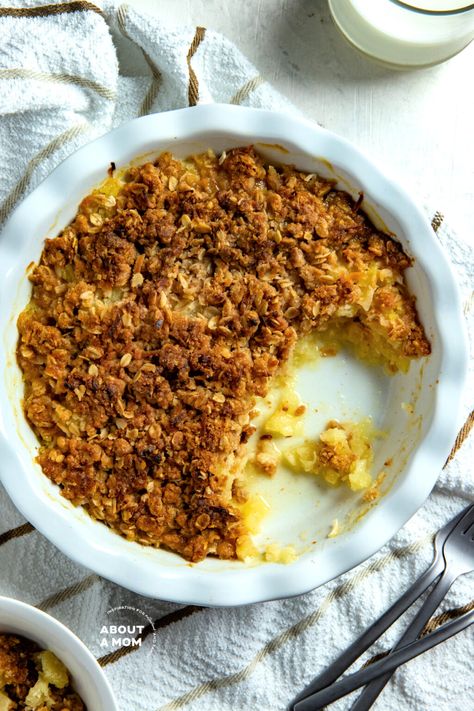 Pineapple Crisp, Dessert Pineapple, Crisp Desserts, Dessert Pie Recipes, Keylime Pie Recipe, Oat Crumble, Pineapple Recipes, Fruit Bread, Pineapple Coconut