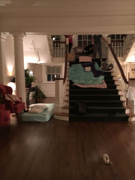 Apartment Inside Aesthetic, American Home Aesthetic, Pretty Apartment Aesthetic, Apartment Family, April Fool's Prank, Comfy House, Inside House, Dream House Rooms, House Inside