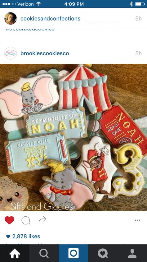 DECORATED COOKIES Dumbo Baby Shower Theme, Birthday Parties Ideas, Dumbo Birthday Party, Circus Cookies, Names Boy, Circus Theme Party, Disney Birthday Party, Parties Ideas