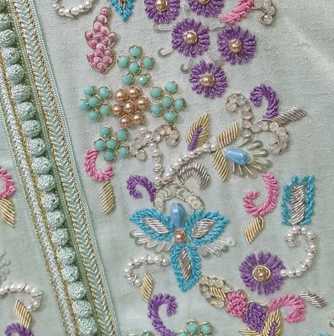 Embroidery Designs With Beads, Embroidered Wedding Dresses, Embroidered Ornaments, Gold Work Embroidery, Embroidery Leaf, Hand Beaded Embroidery, Maggam Works, Embroidered Jewelry, Fashion Embroidery