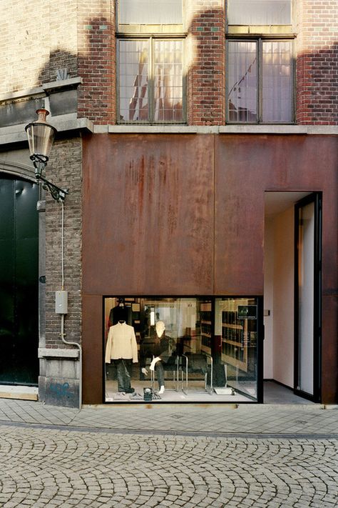 tumblr_mifq0f7pXr1r2lohvo1_500 Classic Style House, Storefront Design, Top Architects, Shop Fronts, Brick Facade, Design Exterior, Corten Steel, Brick Building, Architecture Old