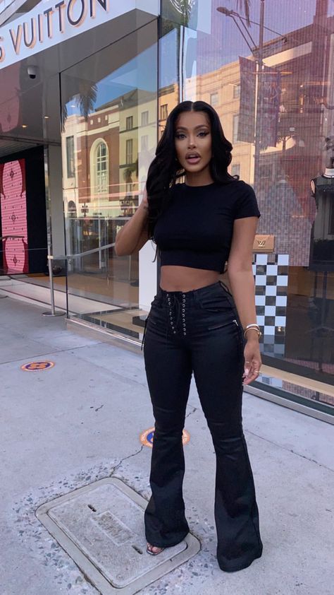 Jodie Joe Outfits, Jeans Outfit Black Women, Jodie Joe, Instagram Baddie, Causal Outfits, Streetwear Fashion Women, Cute Swag Outfits, Jeans Outfit, Fashion Fits