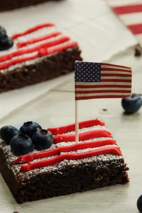 American Flag Brownies Sugar Cookies From Scratch, Memorial Day Desserts, 4th Of July Food, Chocolate Chip Cookie Cups, Blueberry Chocolate, Chocolate Chip Cookie Cake, Layered Desserts, Fourth Of July Food, Food Appetizers