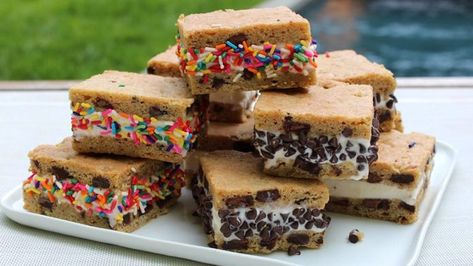 LideyLikes ice cream sandwiches Cookie Ice Cream Sandwiches, Ice Cream Sandwiches Recipe, Cookie Ice Cream, Ice Cream Sandwich Cake, Sandwich Bar, Premium Ice Cream, Ice Cream Cookie Sandwich, Sandwich Cake, Ice Cream Sandwiches