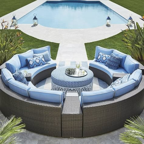 Design Per Patio, Umbrella Table, Luxury Swimming Pools, Pool Remodel, Gathering Table, Rattan Outdoor, Small Pool Design, Sunbrella Cushions, Backyard Pool Designs