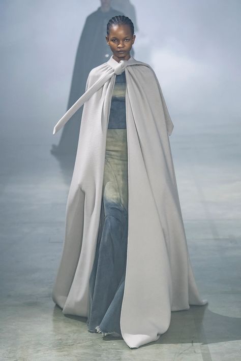 Rick Owens Fall 2022 Ready-to-Wear Collection | Vogue Rick Owens Menswear, Futuristic Fashion, Winter 2022, Fall 2022, Fashion Show Collection, Rick Owens, London Fashion Week, Dress Brands, Paris Fashion