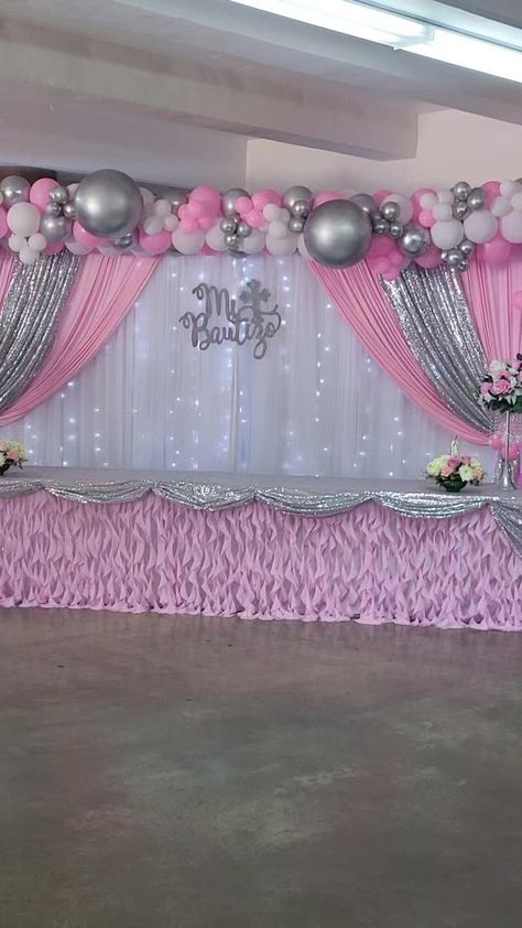 Diy Dollar Tree Centerpieces, 15th Birthday Decorations, Decoration Communion, Dollar Tree Centerpieces, Balloon Arch Decorations, Birthday Decorations At Home, Diy Graduation Gifts, Red Wedding Decorations, 50th Birthday Party Decorations