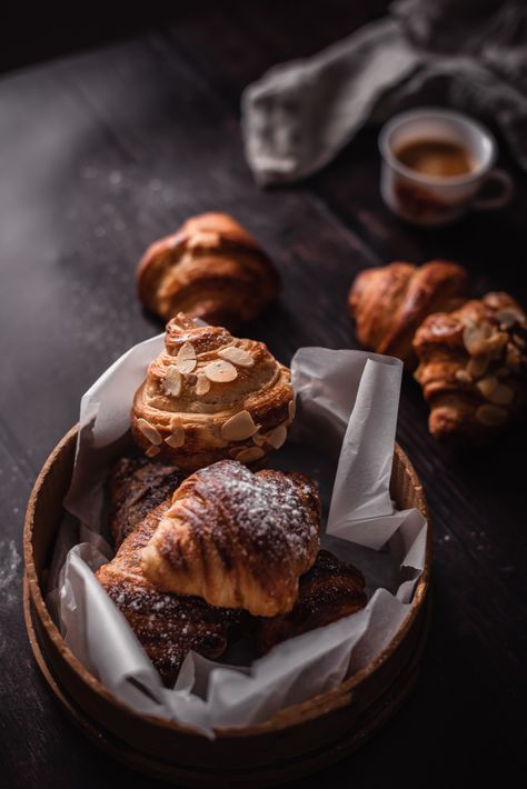 homemade french croissants with toasted almonds Bakery Photoshoot, French Croissants, Bread Photo, Rustic Food Photography, Homemade Croissants, Dark Food Photography, How To Store Bread, Dessert Photography, Food Photography Inspiration