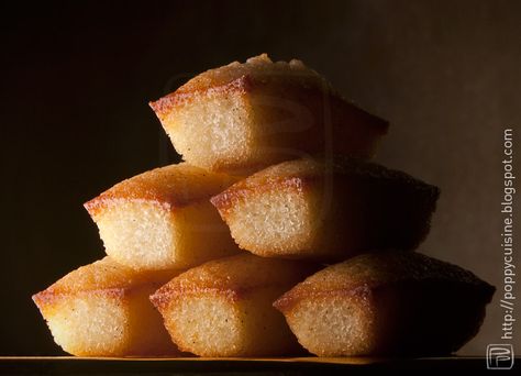 Financier french almond cake Almond Financier Recipe, Financier Cake, Financier Recipe, French Cake, Almond Powder, French Dessert, French Desserts, Classic Desserts, Almond Cakes