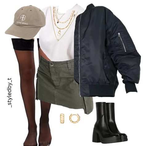 Mini Cargo Skirt Outfit Winter, Oversized Bomberjacket Streetstyle, Mini Cargo Skirt Outfit, Jeans Skirt Outfit Winter, Outfit Bomberjacket, Big Jacket Outfits, Bomberjacket Streetstyle, Black Boots Style, Cargo Skirt Black