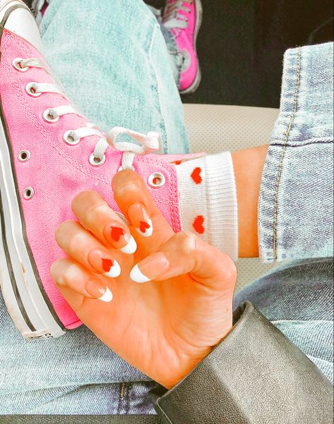 Preppy Valentines Nails, Preppy Valentines Day, Preppy Valentines, Preppy Pics, Bright Aesthetic, Nail Goals, Valentines Day Pictures, Preppy Jewelry, Valentines Makeup