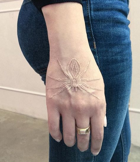 Spider white ink hand tattoo - 60 Eye-Catching Tattoos on Hand <3 <3 White Ink Hand Tattoo, Hand Tattoos Ideas, Tattoos On Hand, Scar Tattoo, White Spider, White Ink Tattoo, Hand Tats, Tattoo Henna, Writing Tattoos