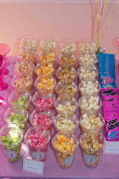 Popcorn Cups Diy, Mexican Dessert Table, Candy Store Display, Corn In A Cup, Popcorn Recipes Easy, Popcorn Cups, Dessert Cups Recipes, Candy Display, Candy Popcorn