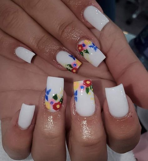 Short Acrylic Nails With Flower Design, White With Flowers Nails, White Tip Acrylic Nails, Mexican Nails, Accent Nail Designs, Salon Nails, Short Acrylics, Sns Nails, Flower Nail Designs