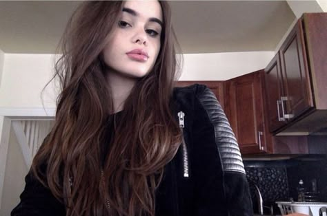 Barbara Ferreira, Barbie Tumblr, Tumblr Era, Black Eyebrows, Tumblr Grunge, Barbie Ferreira, 2014 Tumblr, Diy Hair Mask, Young And Beautiful