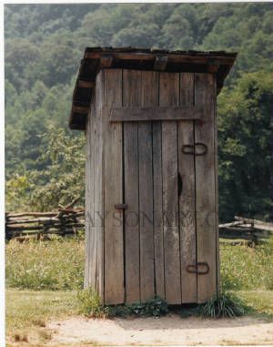 Outhouses Pictures, Outhouse Shed, Outhouse Ideas, Outhouse Bathroom Decor, Outhouse Bathroom, Out Houses, Decorating Bathroom, Scout Ideas, Printable Pictures