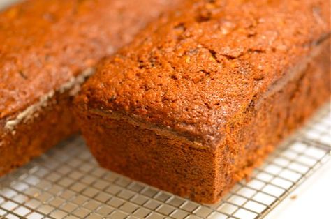 Amazing Persimmon Bread | Putney Farm Persimmon Bread Recipe Easy, Persimmon Bread Recipe, Persimmon Cake Recipe, Carrot Bread Recipe, Persimmon Bread, Cinnamon Carrots, Persimmon Pudding, Vegan Pumpkin Bread, Persimmon Recipes