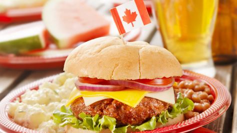 great #canadaday #recipes Canada Party, Canada Day Party, Backyard Bbq Party, Canada Food, Canadian Food, Menu Plan, Party Menu, Canada Day, Food Facts