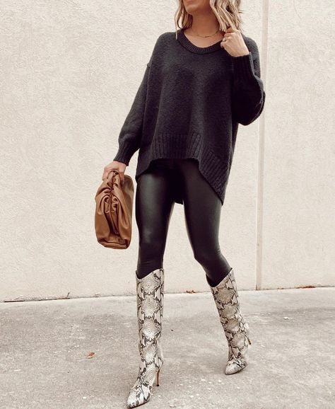 La Outfit, Faux Leather Leggings Outfit, Leather Leggings Outfit, Sweater Dress Outfit, Snakeskin Boots, Western Style Outfits, Country Fashion, Winter Outfit Inspiration, Faux Leather Leggings