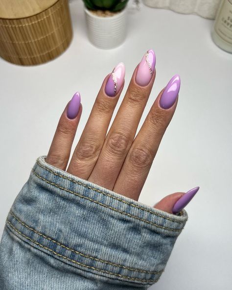 Purple Almond Nails Design, Purple Almond Nails, Purple Nail Ideas, Purple Glitter Nails, Purple Tips, Purple Nail Designs, Lavender Nails, Modern Nails, Purple Nail