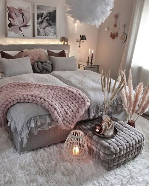 Scandinavian Style Bedroom, Bedroom Inspiration Cozy, Bedroom Decor Inspiration, Woman Bedroom, Redecorate Bedroom, Cozy Room Decor, Room Makeover Bedroom, Dream Room Inspiration, Room Makeover Inspiration