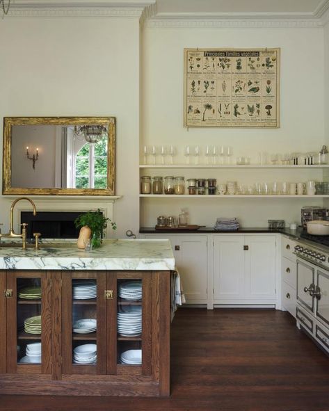 Kitchen Devol, Schoolhouse Kitchen, Classic English Kitchen, Range Wall, European Kitchen, Grand Kitchen, Wall Cupboards, Devol Kitchens, Loft Kitchen