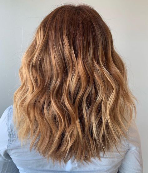 Wavy Caramel U Cut with Textured Ends Choppy Ends Haircut Medium, Midlength Haircuts For Thick Wavy Hair, Textured Ends Haircut, Med Haircuts, U Cut Hairstyle, V Cut Hair, U Cut, Haircuts For Thick Hair, Autumn Hair