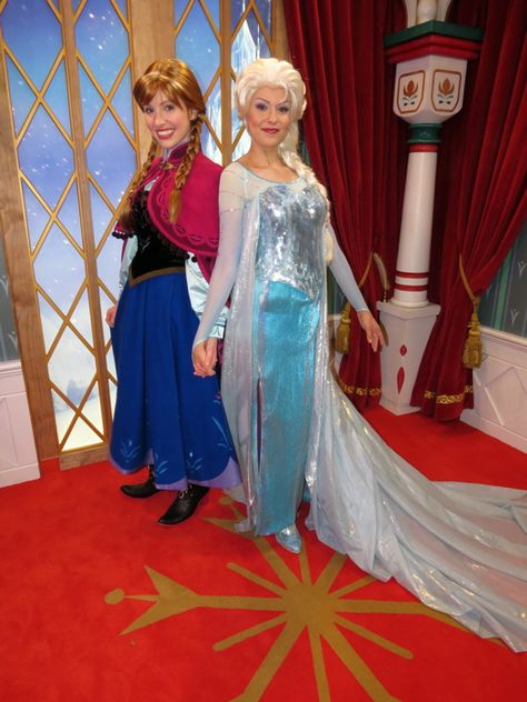 Anna and Elsa from "Frozen" are now greeting guests through January in Epcot's Norway Pavilion! Photos and video. #disney #frozen #anna #elsa #epcot Elsa Photos, The First Time We Met, Alice In Wonderland Pictures, Frozen Face, Disney Frozen Anna, Festival Of Fantasy Parade, Elsa From Frozen, Run Disney Costumes, Disney Parade