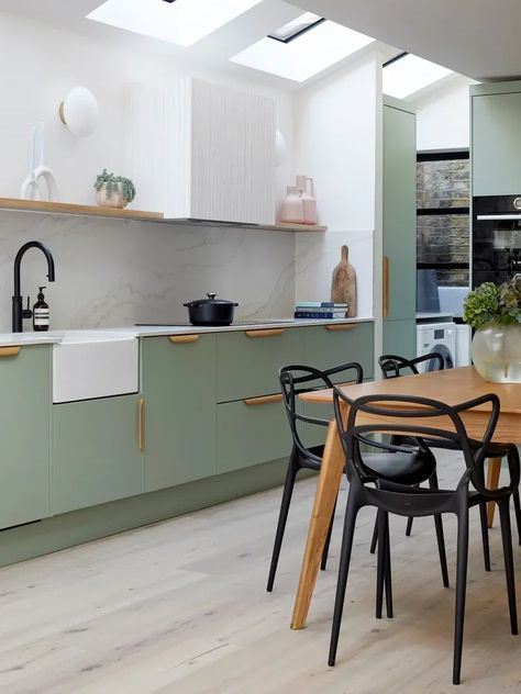 Sage Green Pantry, Sage Green Kitchens, Green Pantry, Scandinavian Kitchen Ideas, Green Kitchens, Side Return Extension, Scandinavian Kitchens, Sage Green Kitchen, Side Return