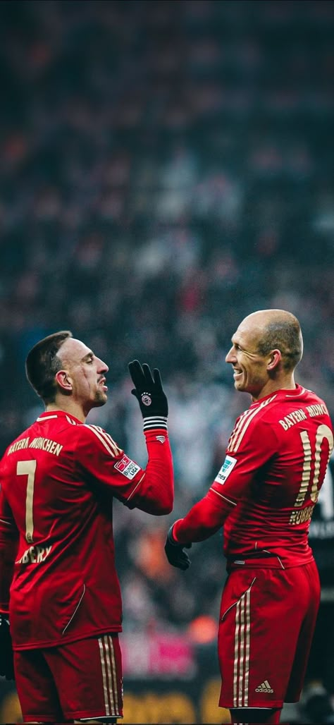 Retro Football Wallpaper, Robben And Ribery, Munich Wallpaper, Cold Wallpaper, Old Football Players, Germany Football Team, Bayern Munich Wallpapers, Ronaldo 9, Bayer Munich