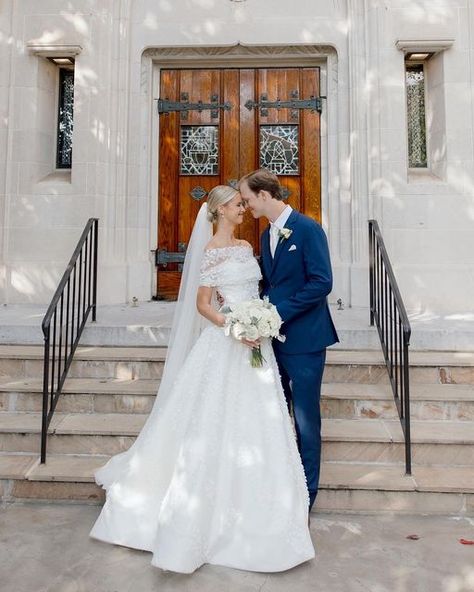 Anne Barge on Instagram: "Perfection is in all the details with our Confetti gown from our Blue Willow collection. Gown: Confetti gown paired with a custom wrap from Blue Willow by @annebarge Bridal Store: @whitemagnoliabridal Photography: @sydneyjane.photos Bride: @mp_ryder Coordinator: @theaislewedding #annebargebride #romanticbride #southernbride #2024wedding #romanticlace #weddingveil #2023bride #gettingmarried2024 #couturebride #classicballgown #wedding #weddingdress #weddingplanner #weddinginspiration #weddingphotography #weddingdresses #weddingdressshop #weddingdressinspo #weddingdressshopping #weddingdressinspiration #ballgown #ballgowns #ballgowndress #ballgowndresses #ballgownweddingdress #ballgownweddingdresses #classicbrides #classicbridelook #classicbridedress #classic Anne Barge Confetti, Anne Barge Wedding Dress Blue Willow, Anne Barge Blue Willow, Anne Barge Wedding Dress, Blue Willow Wedding, Willow Wedding, Confetti Dress, Anne Barge, Bridal Store