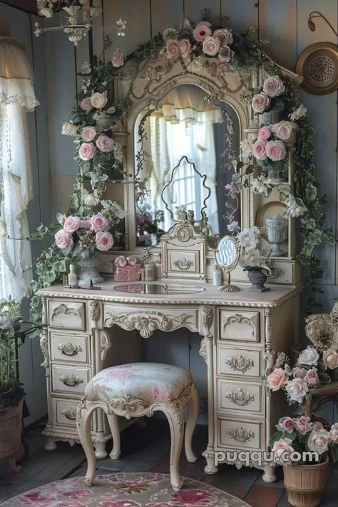 Shabby Chic Decor Bedroom, Dream Bedroom Inspiration, Chic Bedroom Decor, Shabby Chic Room, Princess Room, Shabby Chic Bedroom, Girly Room, Shabby Chic Bedrooms, Vintage Bedroom