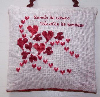 Holiday Cross Stitch Patterns, Cross Stitch Silhouette, Unique Cross Stitch, Cross Stitch Cushion, Plastic Canvas Books, Cross Stitch Tutorial, Holiday Cross Stitch, Small Cross Stitch, Cross Stitch Supplies