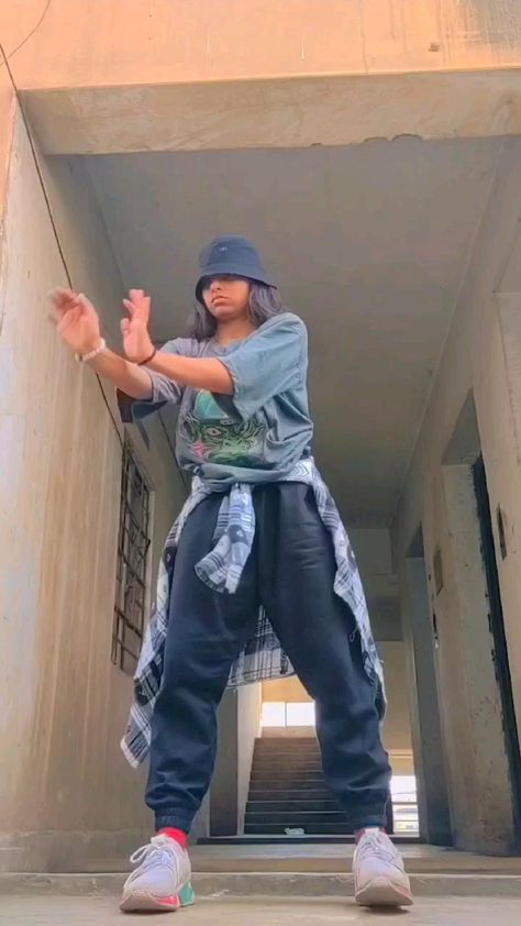 I found this already on Pinterest. I simply searched "Hip Hop Dance Video" and a lot of short, TikTok-style videos came up. I cannot find that exact date that this was posted, but I can tell from the dates on the comments that it was posted at least a year ago. Poping Dance, Hip Hop Dancer Aesthetic, Street Dance Aesthetic, Cool Dance Videos, Hip Hop Dances, Hip Hop Dance Songs, Sturdy Dance, Hiphop Dance Outfit, Street Dance Moves