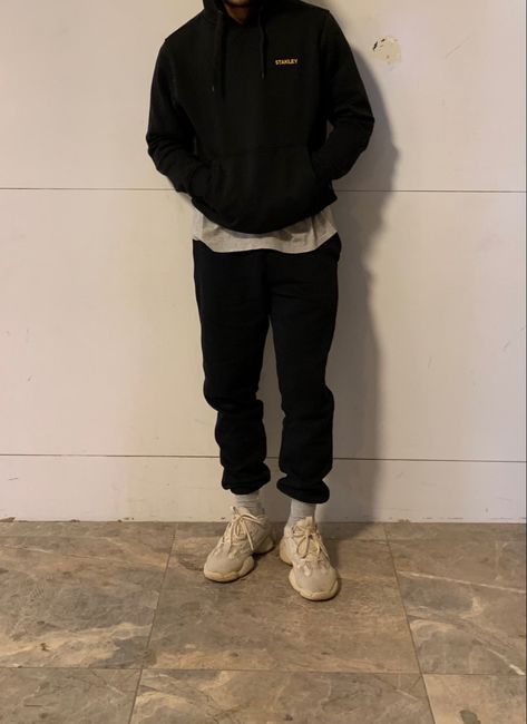 Yeezy 500 Outfit, Yeezy Szn, Outfits For Big Men, Kanye West Style, Fire Clothes, Urban People, Yeezy 500, Black Men Hairstyles, Short Men Fashion